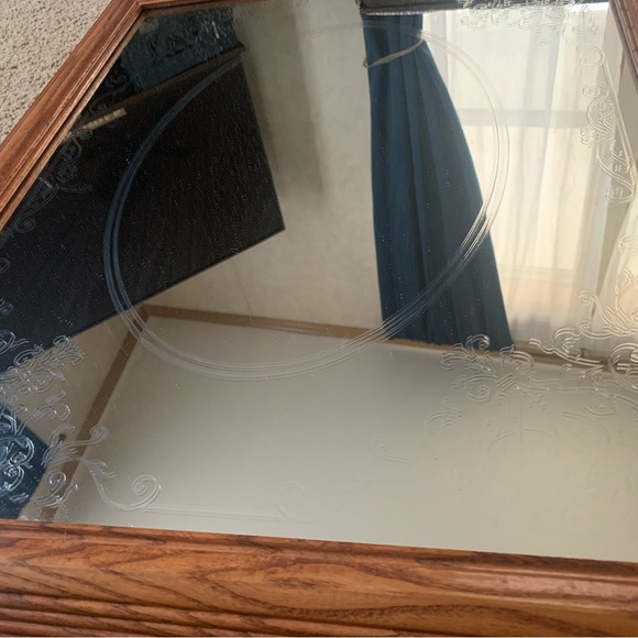 Solid oak frame etched mirror, 19x23 - Picture 2 of 5